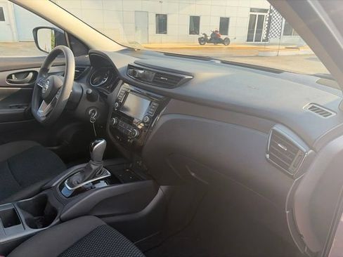 Used 2020 Nissan Rogue Sport S FWD image 11
