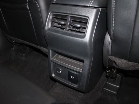 Used 2022 Ford Edge Titanium image 35