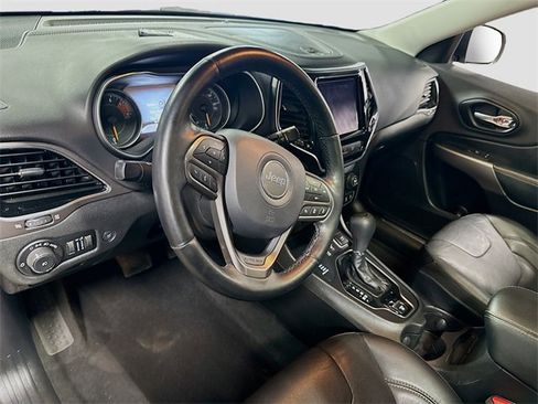 Used 2021 Jeep Cherokee Limited image 16