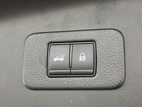 Used 2024 Nissan Armada SL image 33