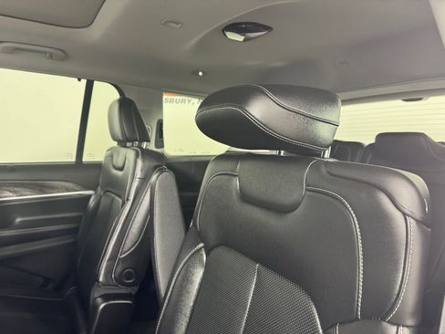 Used 2023 Jeep Grand Cherokee L Limited w/ Luxury Tech Group II image 25