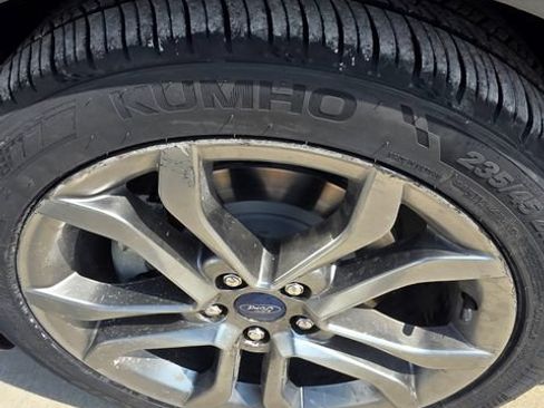 Used 2020 Ford Fusion SEL FWD image 20
