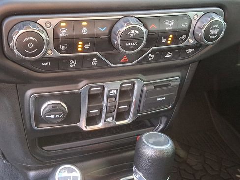 Used 2022 Jeep Wrangler Unlimited Sport S image 16