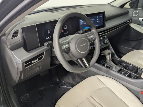 Certified 2025 Hyundai Sonata SE FWD image 13