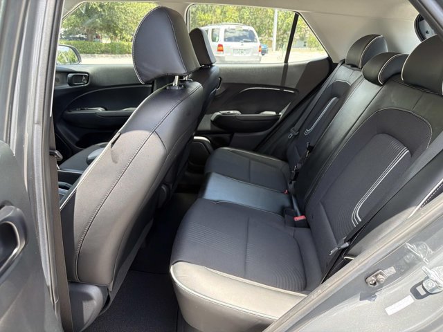 Used 2023 Hyundai Venue Limited w/ Cargo Package FWD image 13