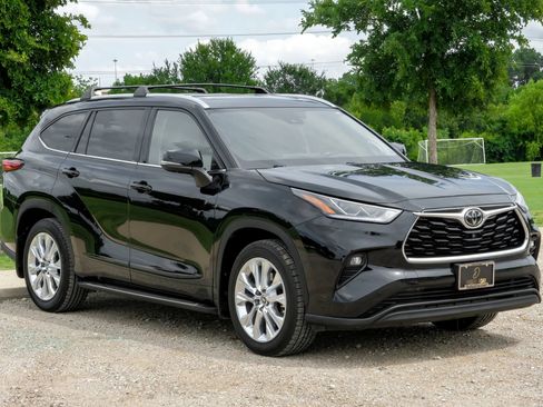 Used 2021 Toyota Highlander Limited AWD/4WD image 7