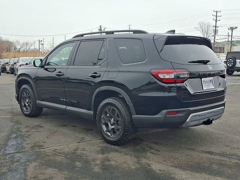 Certified 2025 Honda Pilot TrailSport image 4