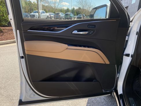 Used 2022 Cadillac Escalade ESV Sport w/ Touring Package image 18