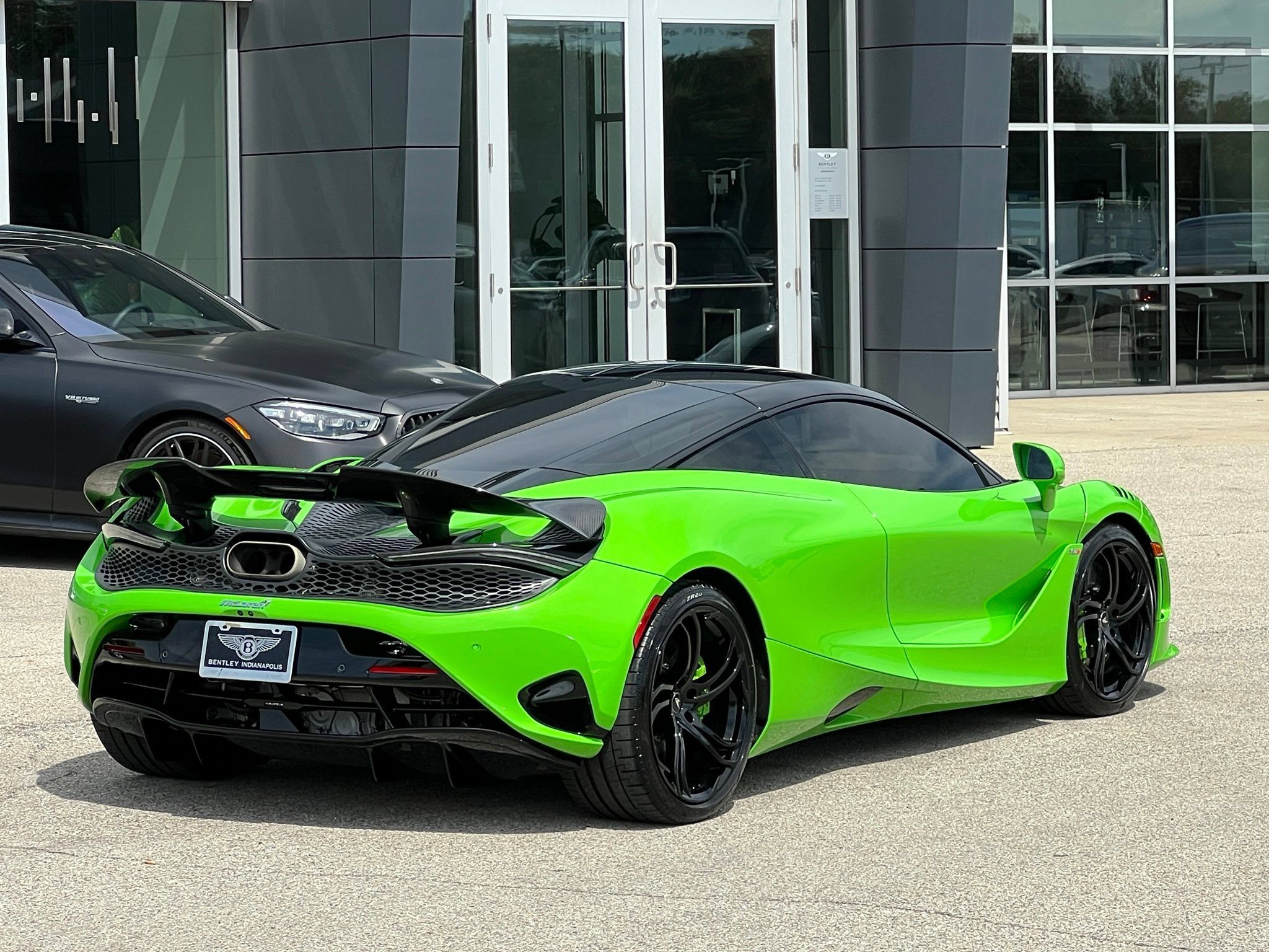 Used 2024 McLaren 750S RWD image 10