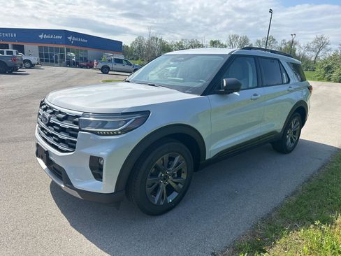 New 2026 Ford Explorer Active AWD/4WD image 5