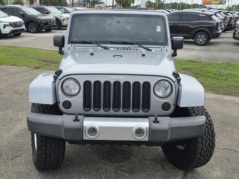 Used 2015 Jeep Wrangler Unlimited Sahara AWD/4WD image 3