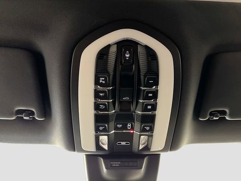 Used 2022 Porsche Macan GTS AWD/4WD image 28