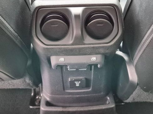 Used 2018 Jeep Wrangler Unlimited Sahara AWD/4WD image 19