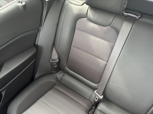 Used 2025 Chevrolet Trax LT FWD image 38