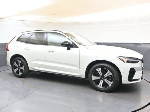 Certified 2025 Volvo XC60 T8 Plus w/ Protection Package Premier AWD/4WD image 7