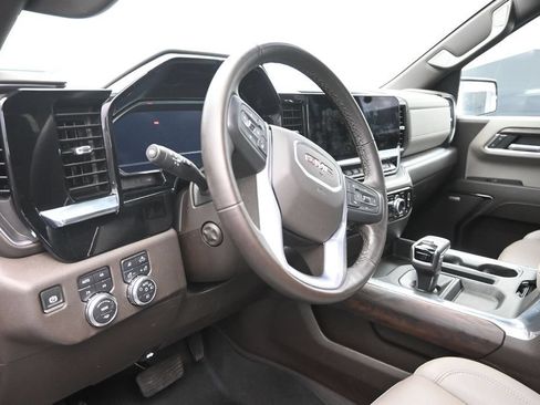 Used 2024 GMC Sierra 1500 SLT w/ SLT Premium Plus Package AWD/4WD image 12