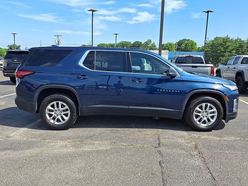Used 2022 Chevrolet Traverse LS FWD image 13
