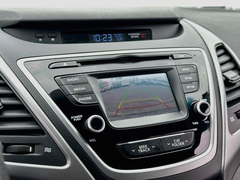 Used 2016 Hyundai Elantra SE w/ Option Group 02 FWD image 17