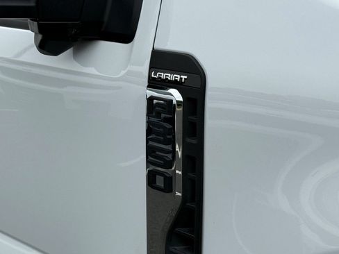 Used 2024 Ford F350 Lariat image 13