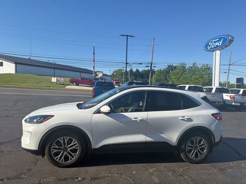 Used 2022 Ford Escape SEL w/ Class II Trailer Tow Package FWD image 5