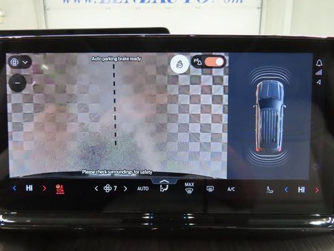 Used 2025 Ford Expedition Max Platinum w/ Platinum Ultimate Package image 18