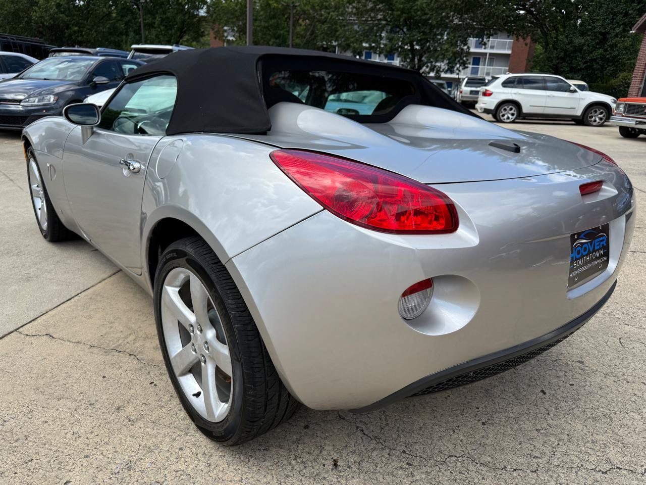 Used 2008 Pontiac Solstice Convertible RWD image 3