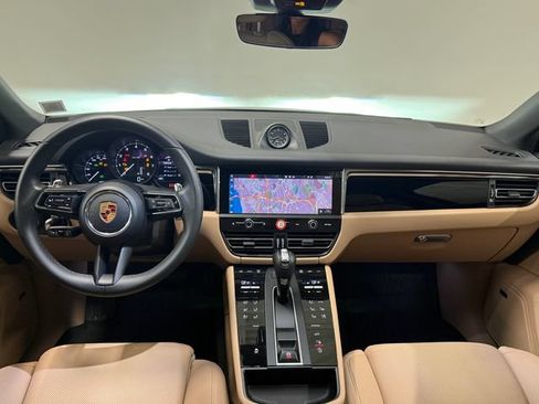 Certified 2026 Porsche Macan AWD/4WD image 15