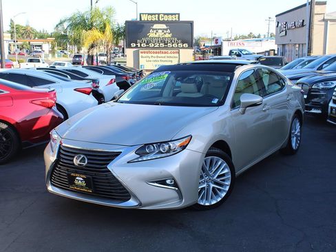 Used 2016 Lexus ES 350 w/ Luxury Package w/Wood Trim FWD image 2