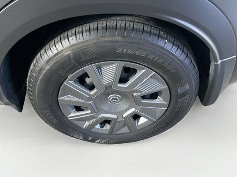 Used 2025 Nissan Kicks S AWD/4WD image 11