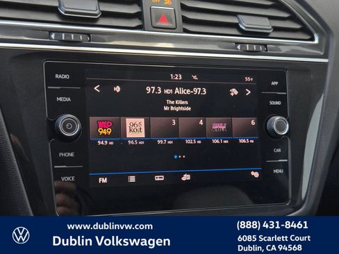 Used 2018 Volkswagen Tiguan SE w/ Panoramic Sunroof Package image 16