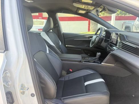 Used 2025 Toyota Camry SE FWD image 30