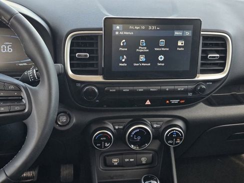 Used 2025 Hyundai Venue SEL FWD image 15
