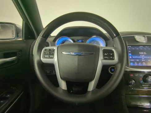 Used 2014 Chrysler 300 C RWD image 24