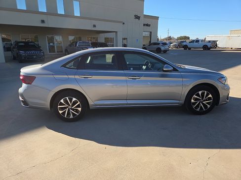 Used 2024 Volkswagen Jetta S image 6