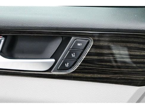 Used 2016 Hyundai Sonata Limited w/ Option Group 02 FWD image 30