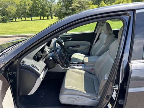 Used 2016 Acura TLX FWD image 13