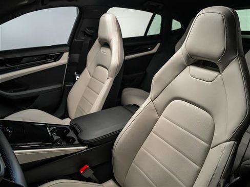 New 2026 Porsche Panamera 4 image 5