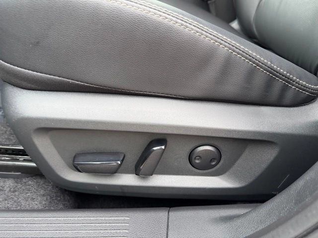Used 2026 Nissan Rogue SL AWD/4WD image 18