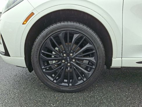 Used 2023 Lincoln Corsair AWD w/ Equipment Group 101A image 9