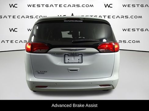 Used 2021 Chrysler Voyager L FWD image 7