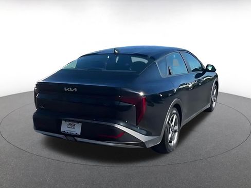 Used 2025 Kia K4 LXS image 11