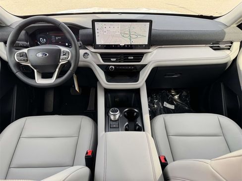 New 2026 Ford Explorer Active w/ Active Comfort Package image 2