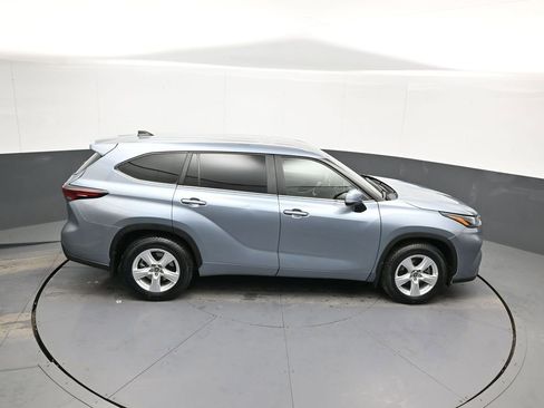 Certified 2024 Toyota Highlander LE image 38