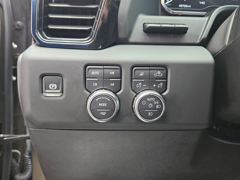 Used 2024 GMC Sierra 1500 AT4 w/ Technology Package AWD/4WD image 19