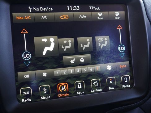 Used 2018 Jeep Renegade Trailhawk AWD/4WD image 39