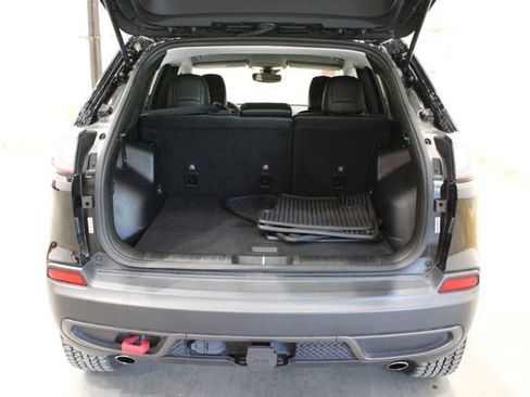 Used 2022 Jeep Cherokee Trailhawk image 13