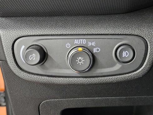 Used 2022 Chevrolet TrailBlazer LT w/ LPO, Blackout Package FWD image 33