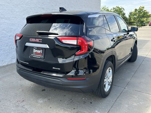 Used 2024 GMC Terrain SLE AWD/4WD image 6