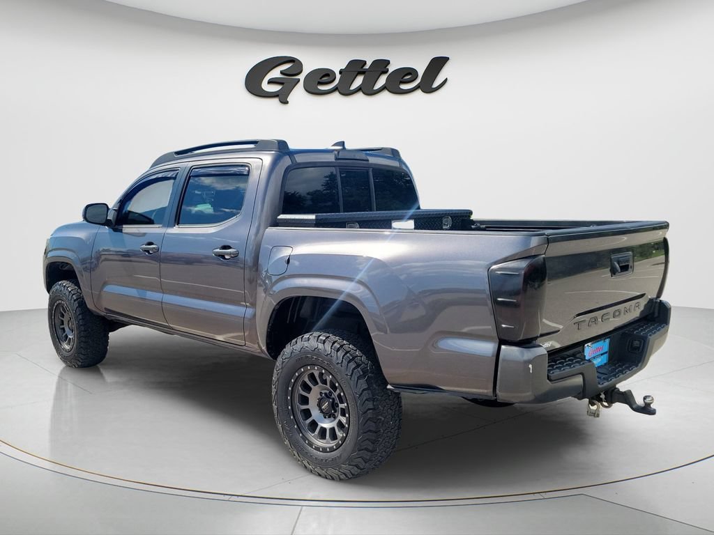 Used 2017 Toyota Tacoma SR w/ Tow Package AWD/4WD image 7