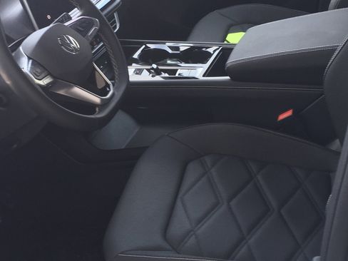 New 2024 Volkswagen Atlas Cross Sport SE AWD/4WD image 9